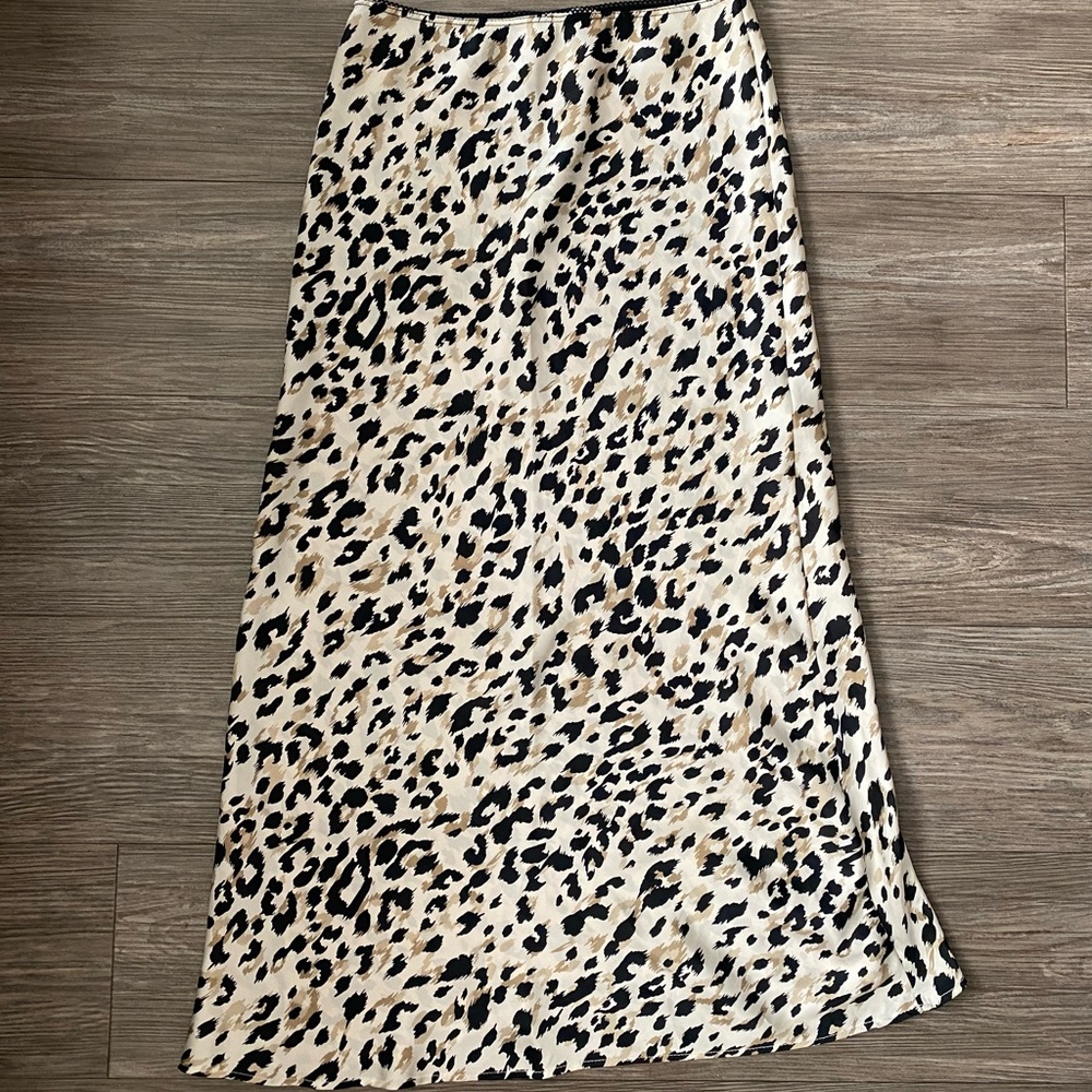 Leopard skirt